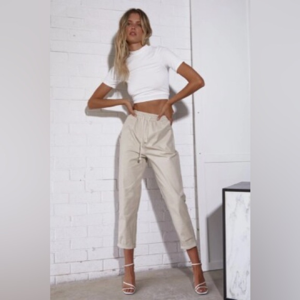 SNDYS Cropped Drawstring Pants Beige‎